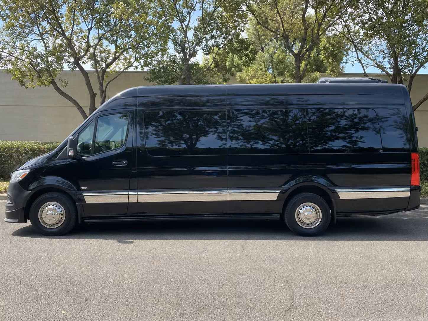 sprinter vans and minibuses for smaller concert groups in san bernardino
